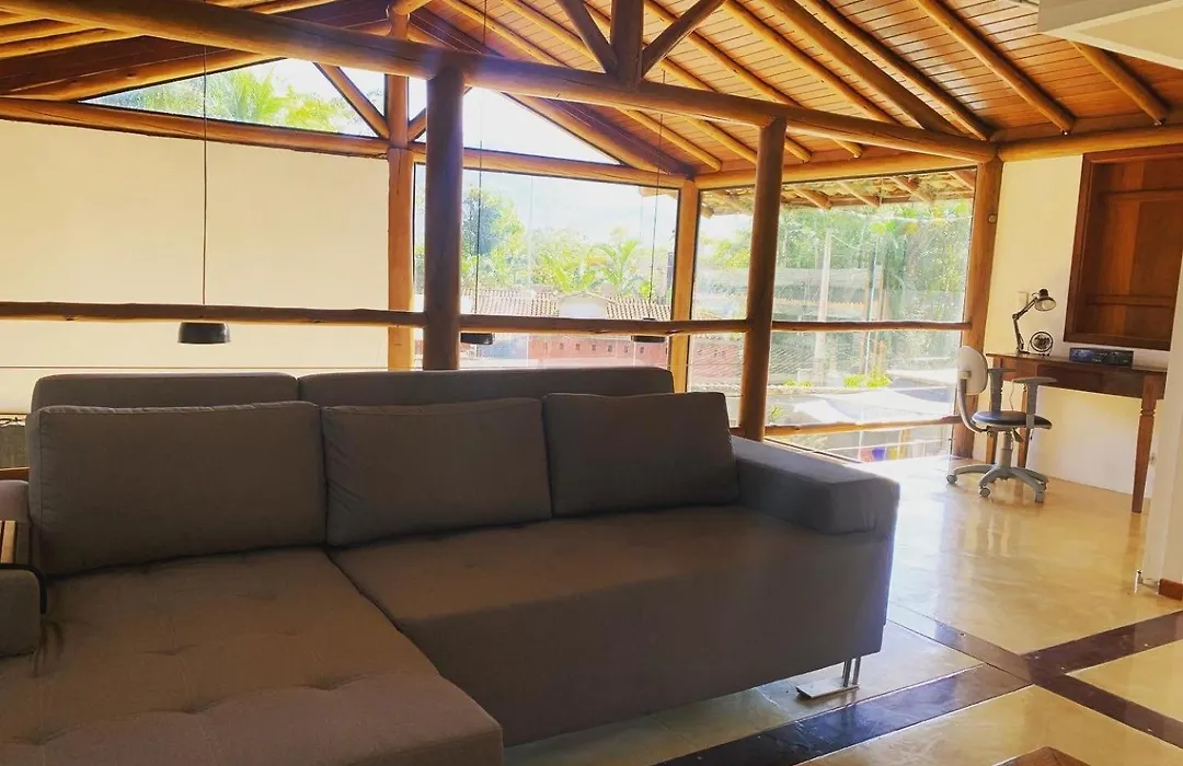 Casa chalé itamambuca-1